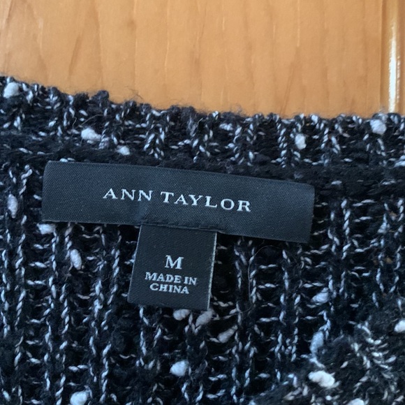 Ann Taylor Sweater - Size M - Picture 2 of 3